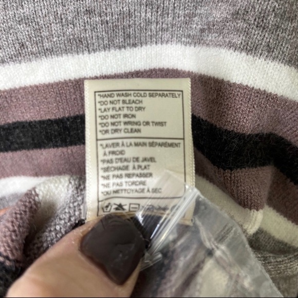 Cupcakes & Cashmere Armour Striped Sweater Bell Sleeve Size Small - Picture 9 of 10